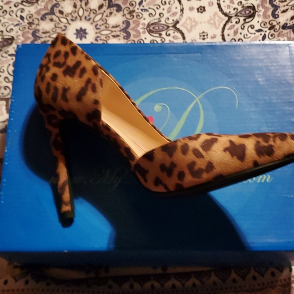Cheetah Heels - Picture 5 of 6